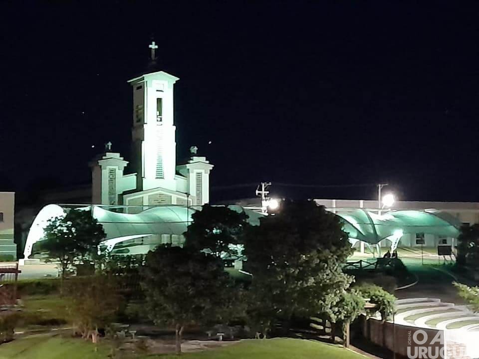 Taquaruçu do Sul: Centro de Eventos e igreja matriz recebem iluminação especial