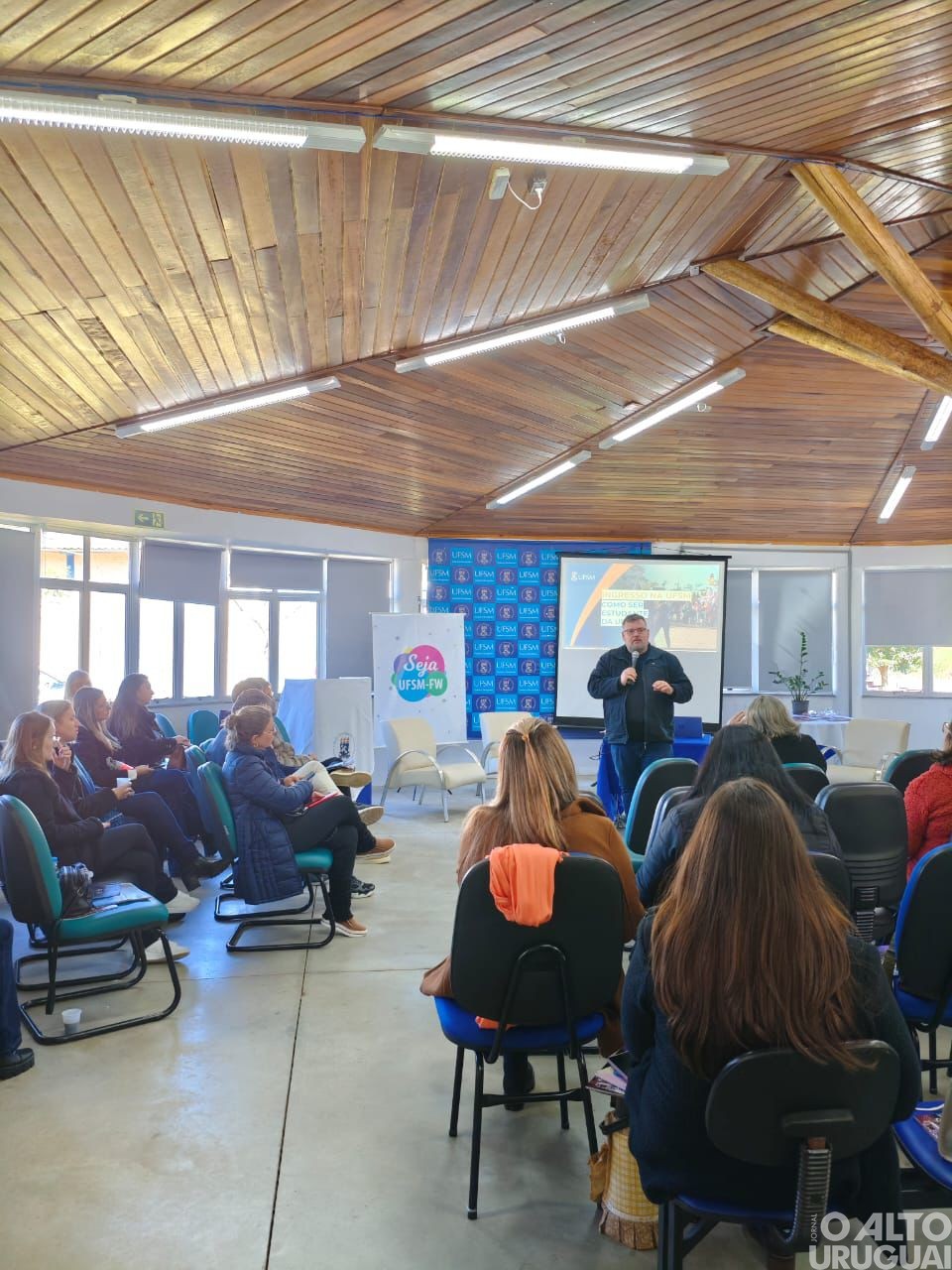 Professores do ensino médio participaram de encontro em FW