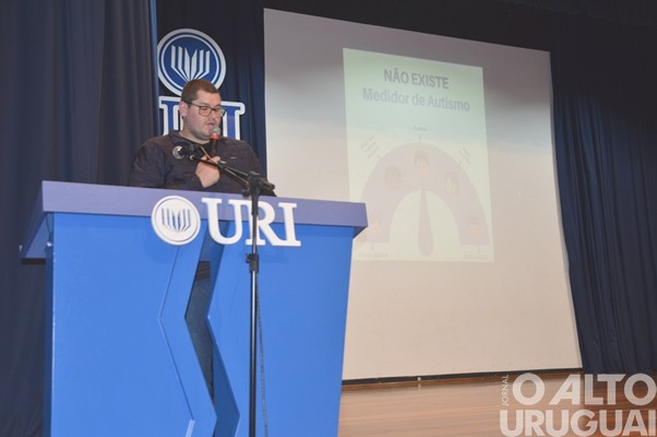 Seminário sobre o Autismo reúne mais de 300 pessoas em FW