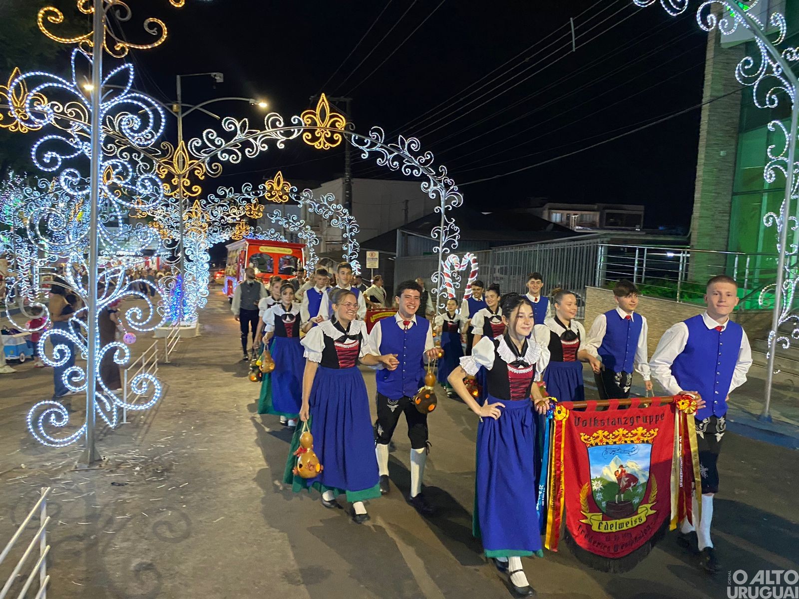 Marcha dos Archotes emociona público no Frederico em Luz
