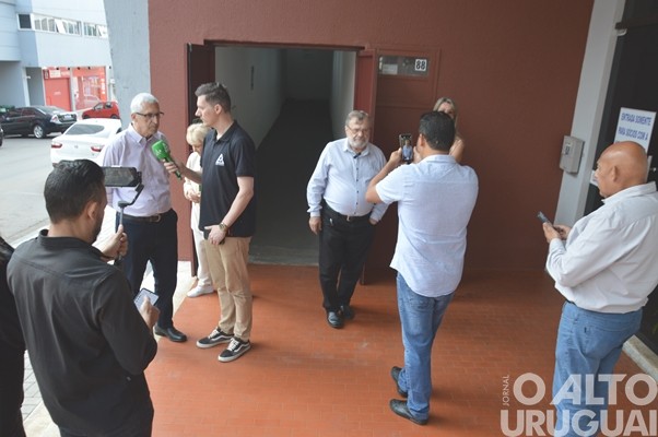 Orlando Girardi vota no Clube Harmonia