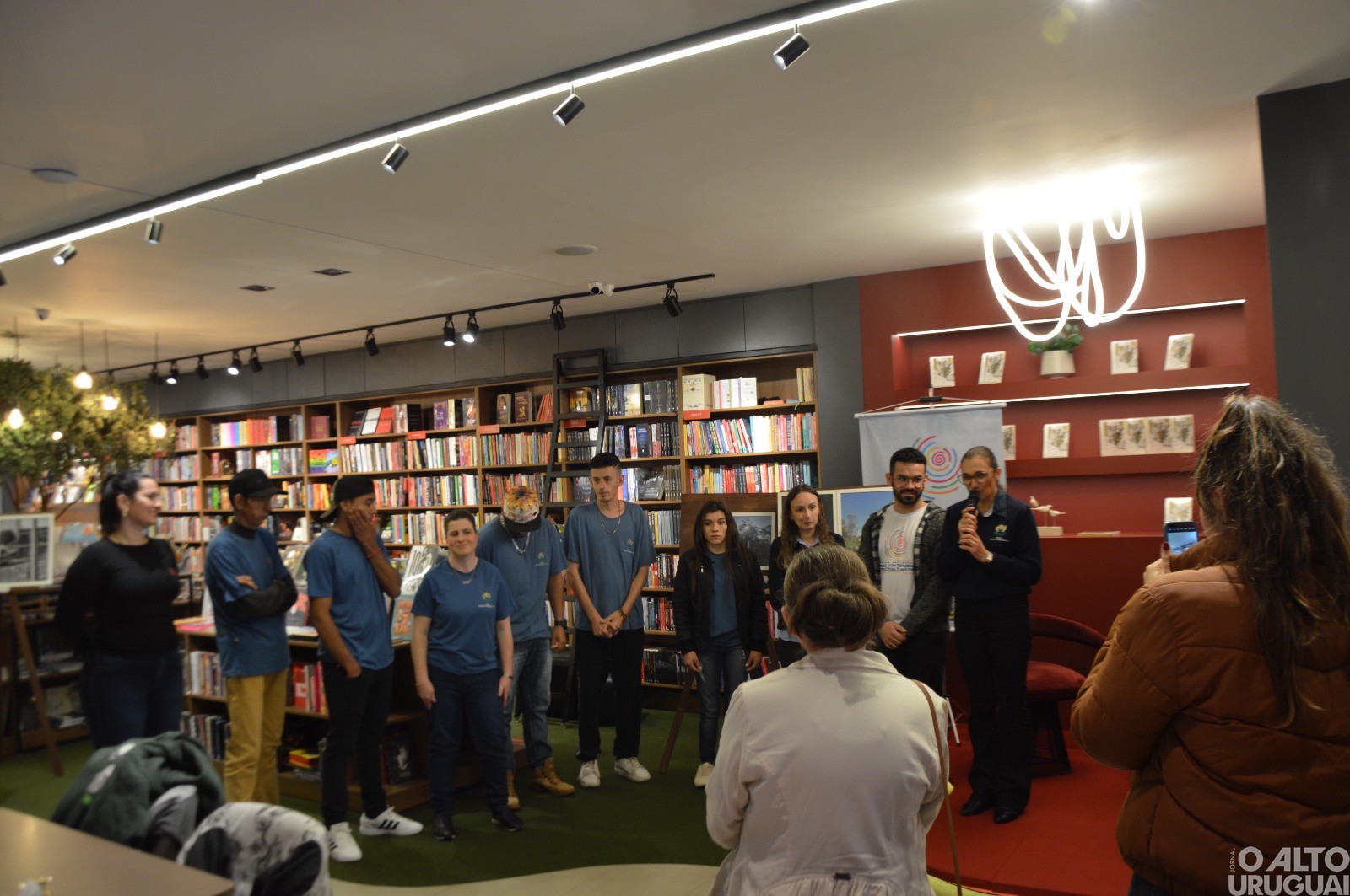 Apae-FW promove exposição fotográfica