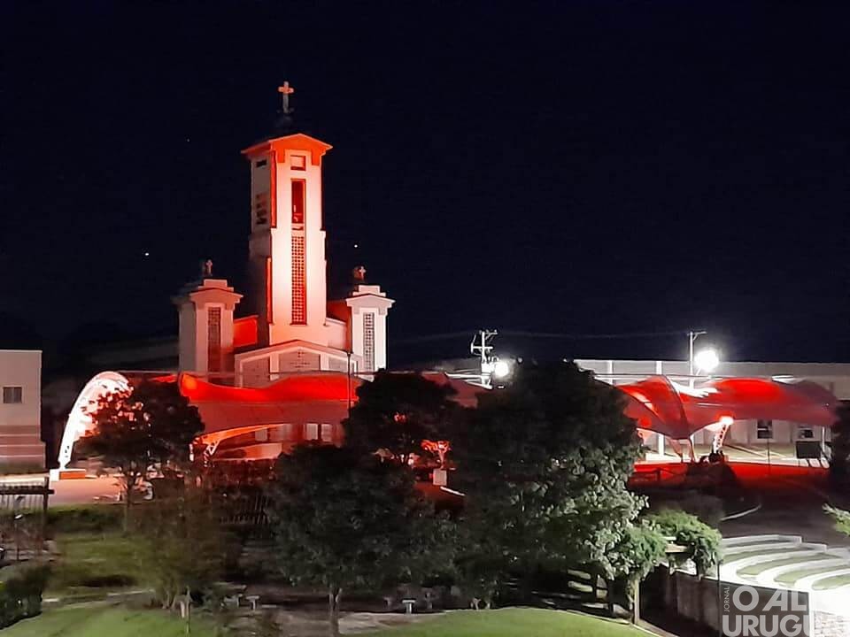 Taquaruçu do Sul: Centro de Eventos e igreja matriz recebem iluminação especial