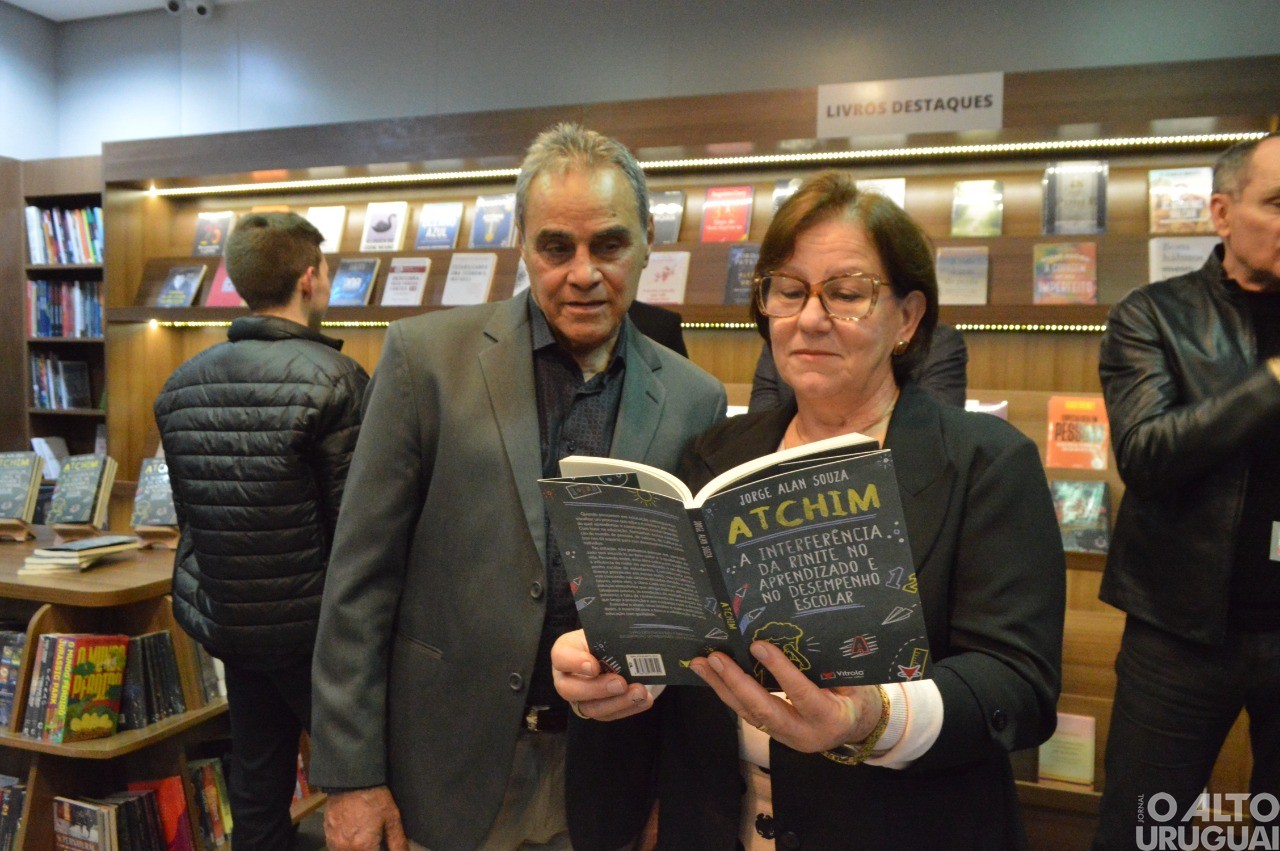 Médico Jorge Alan Souza recebe convidados para lançamento de seu livro