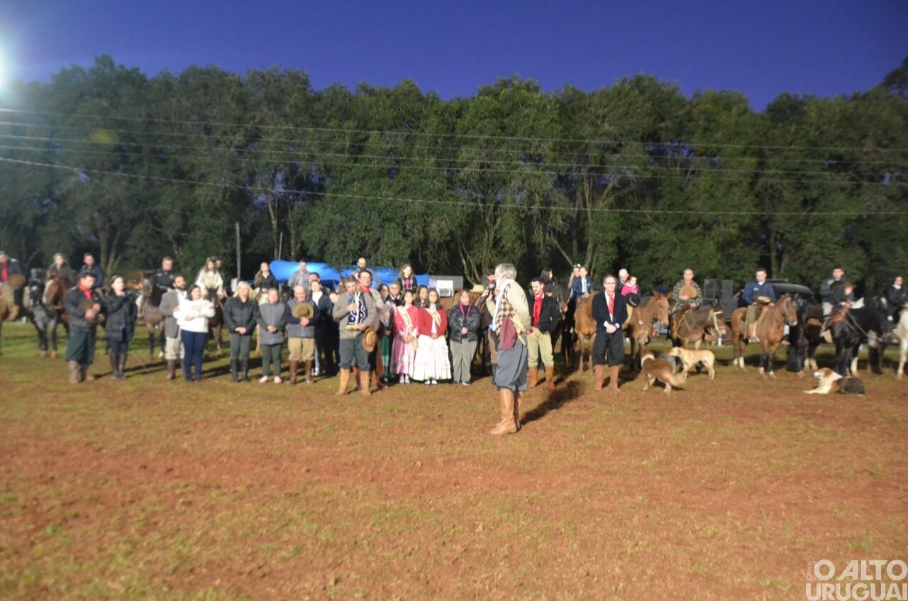 Oração da Ave-Maria marca abertura oficial do Rodeio Crioulo de FW
