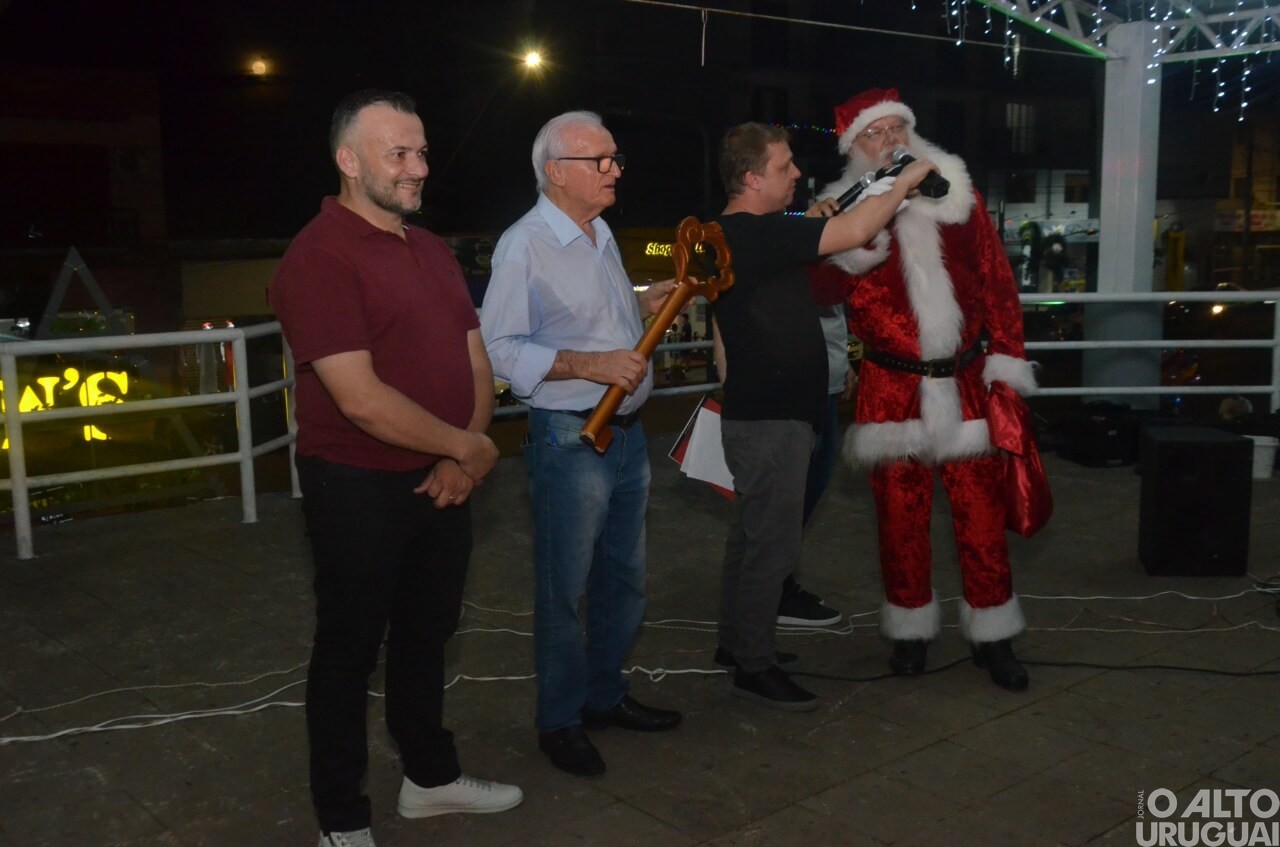 Palmitinho realizada abertura oficial do Natal