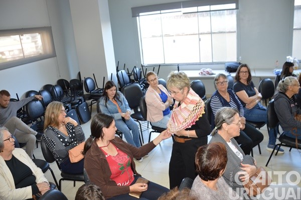 Tricolã promove workshop de tricô e crochê em FW