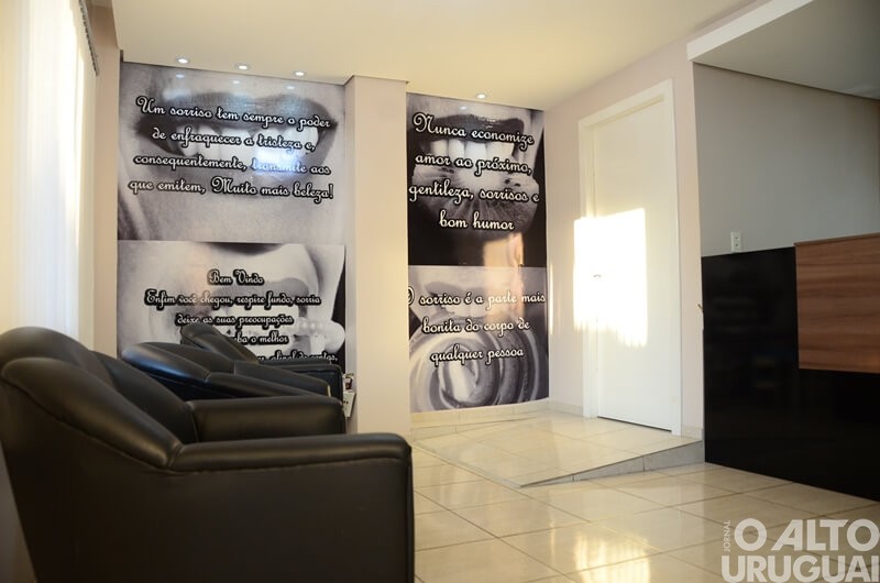 Lentes de contato dentais: a tendência entre as celebridades que também pode mudar o seu sorriso