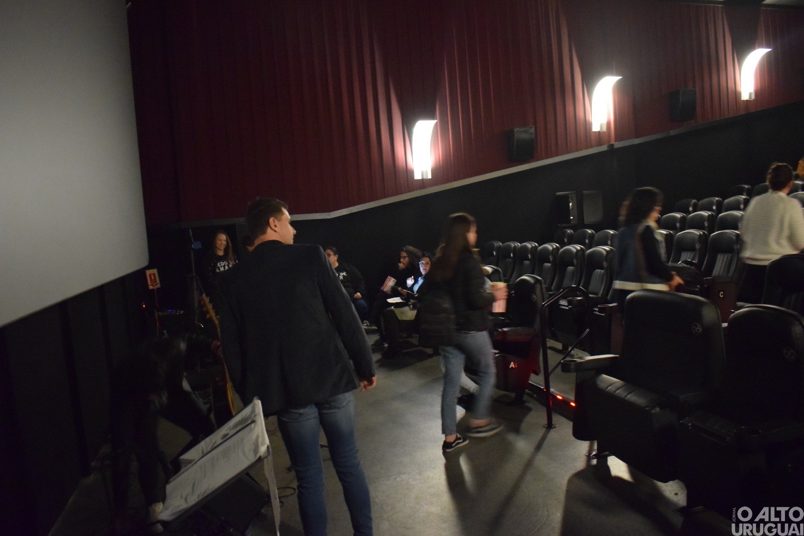 Estreia do curta-metragem “Medo de amar” lota cinema de FW