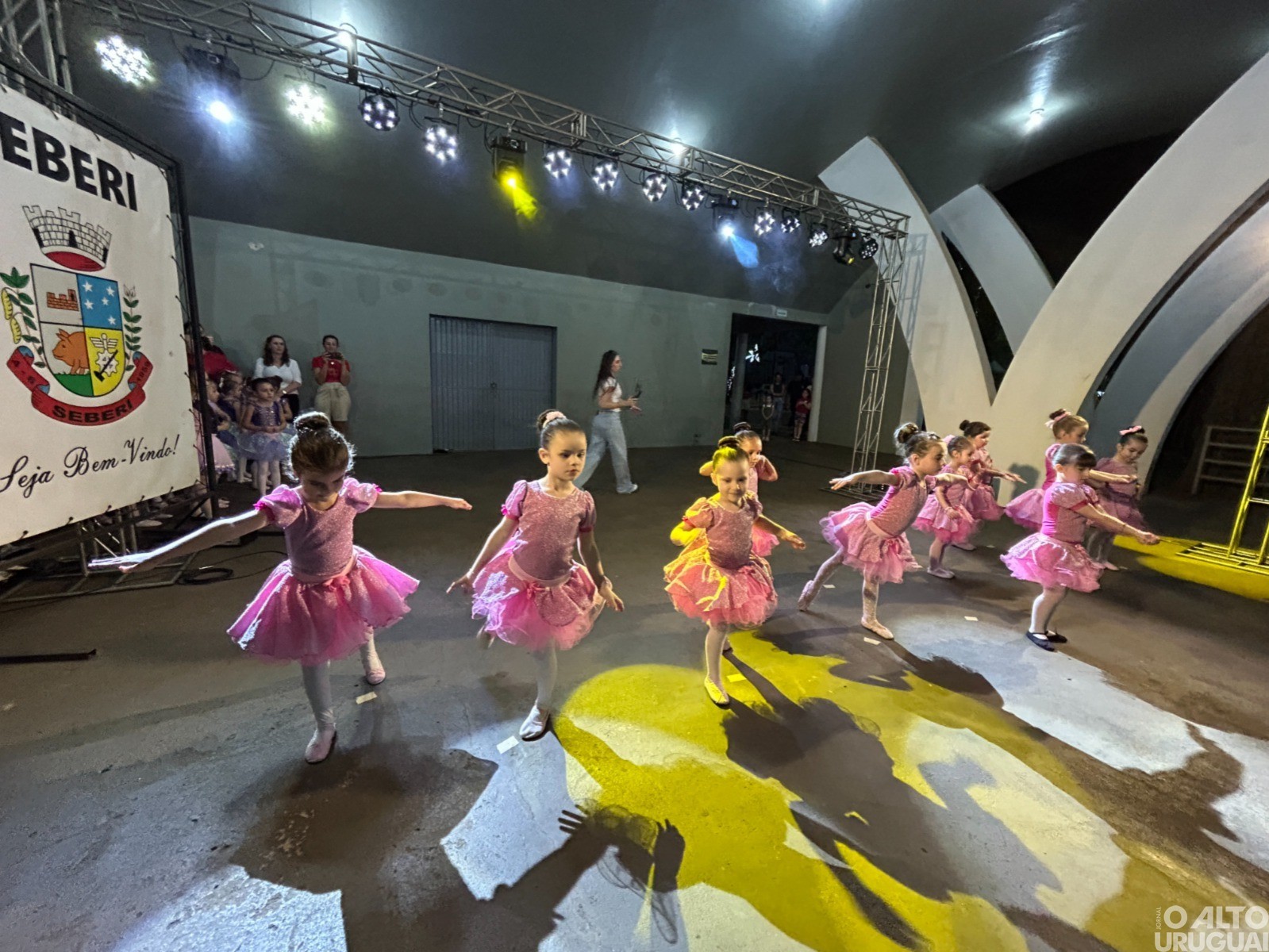 Escolas Estaduais e Academia Ven encantam público em Seberi