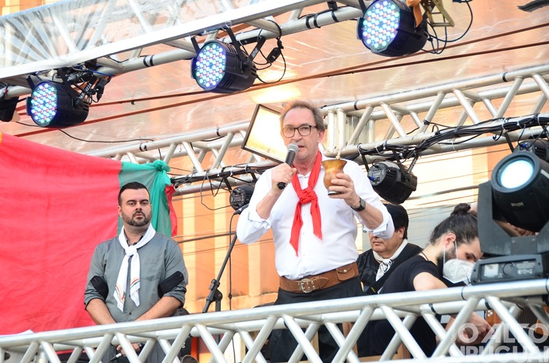 Renato Borghetti e Daniel Torres apresentam show farroupilha em FW