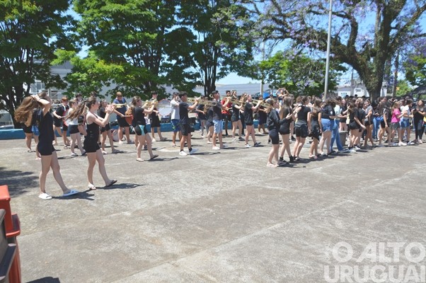 Bandas da Escola Cardeal Roncalli conquistam cinco títulos de campeãs e três de vice-campeãs em SC