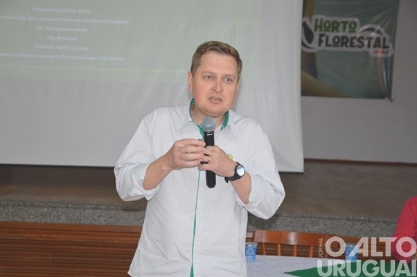 Evento realizado pela Creluz em Pinhal marca o Dia da Árvore