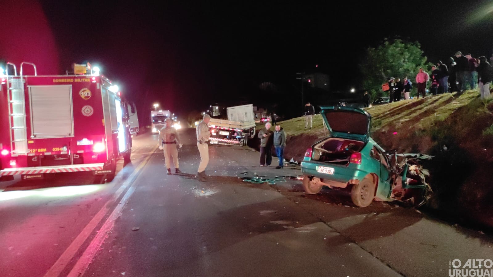 Grave colisão entre carro e caminhão bloqueia BR-386 em FW