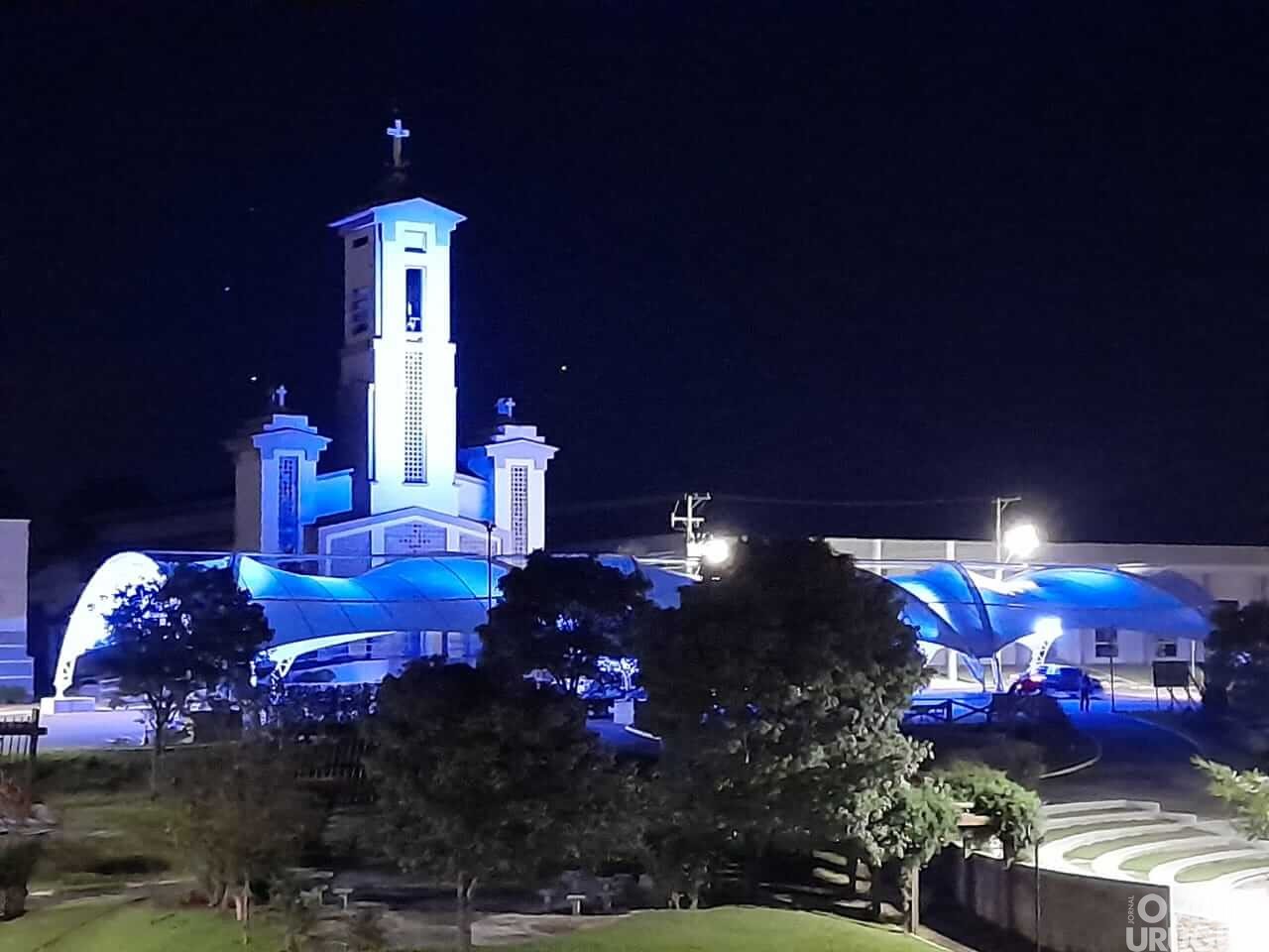 Taquaruçu do Sul: Centro de Eventos e igreja matriz recebem iluminação especial