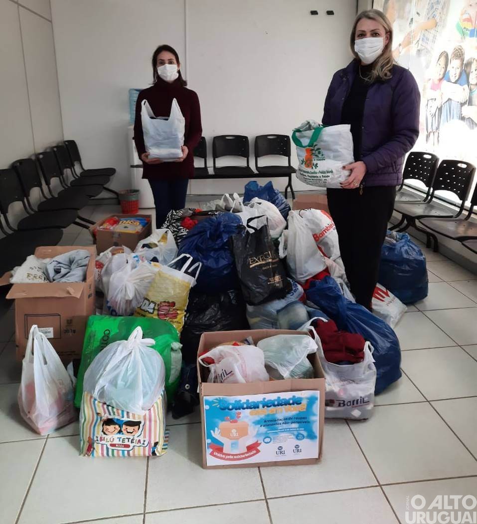 Assistência Social recebe roupas e mais de 100 quilos de alimentos da URI/FW
