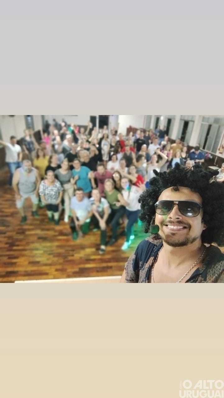 Curso de dança de ritmos reúne dezenas de alunos em FW