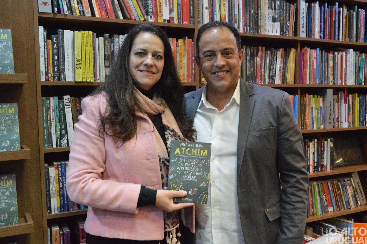 Médico Jorge Alan Souza recebe convidados para lançamento de seu livro