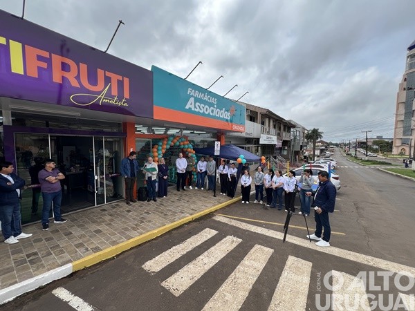 Inaugurada Farmácias Associadas Cruz Azul em Ametista do Sul