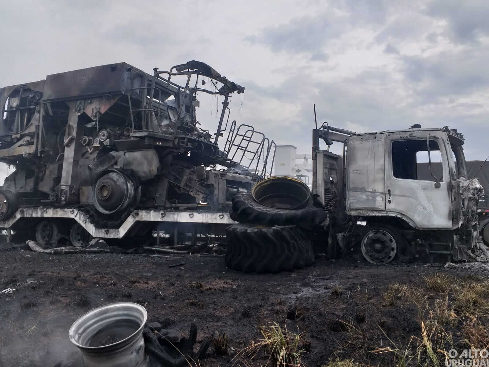 Caminhão incendeia na BR-386 em Seberi
