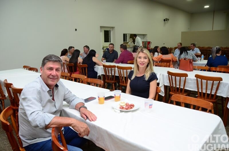 Lideranças de vários municípios prestigiam abertura da 1ª Feira Regional das Agroindústrias