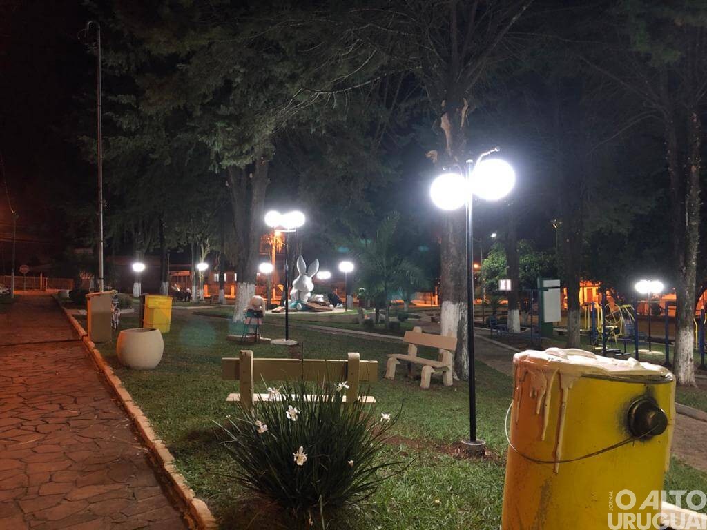 Executivo prossegue com as obras de revitalização da praça municipal