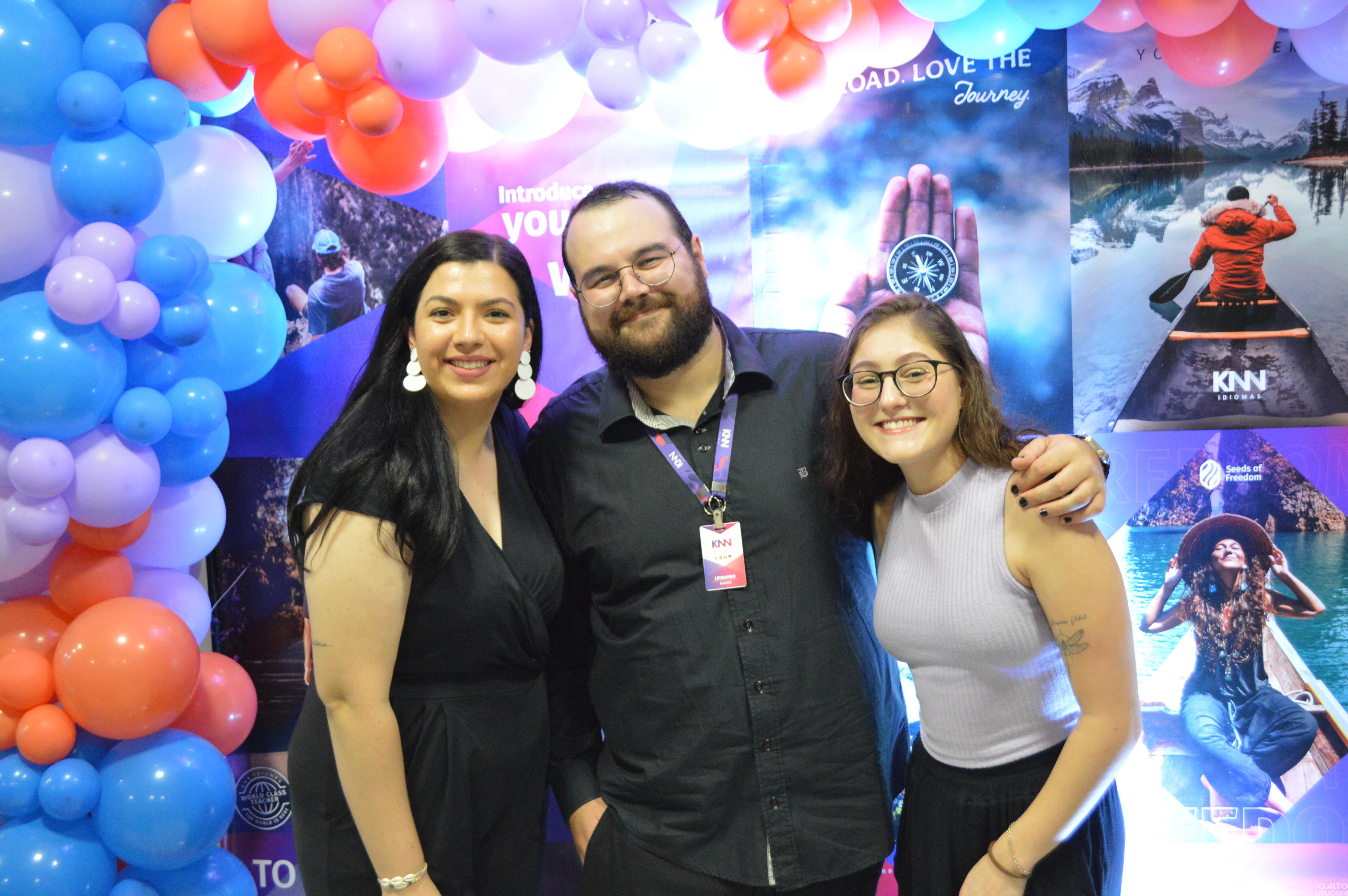 Com cerca de 400 alunos a KNN forma suas primeiras turmas de inglês em FW