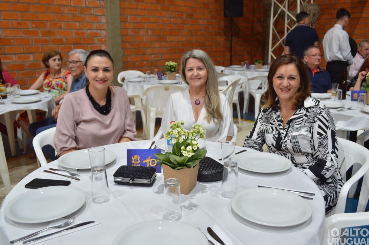 Jantar marca 40 anos da Apae-FW
