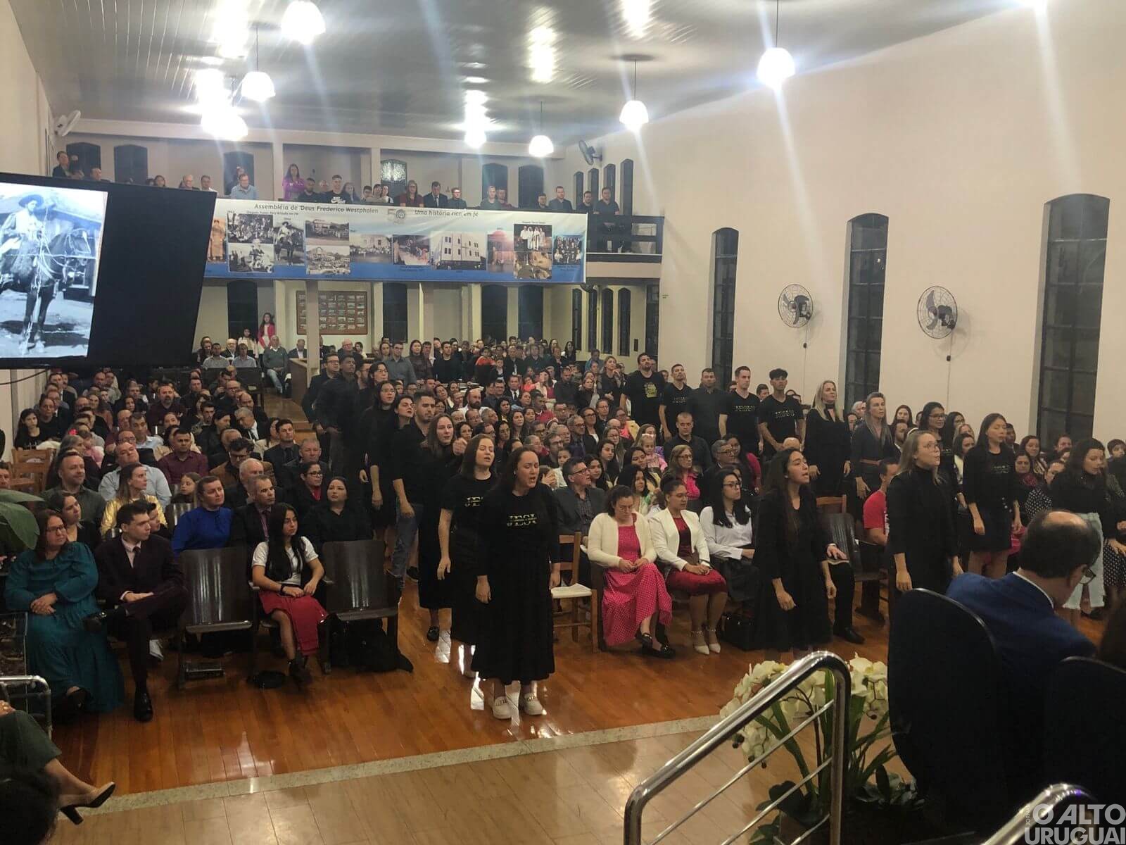 Pastor Pery Brizolla é homenageado em culto