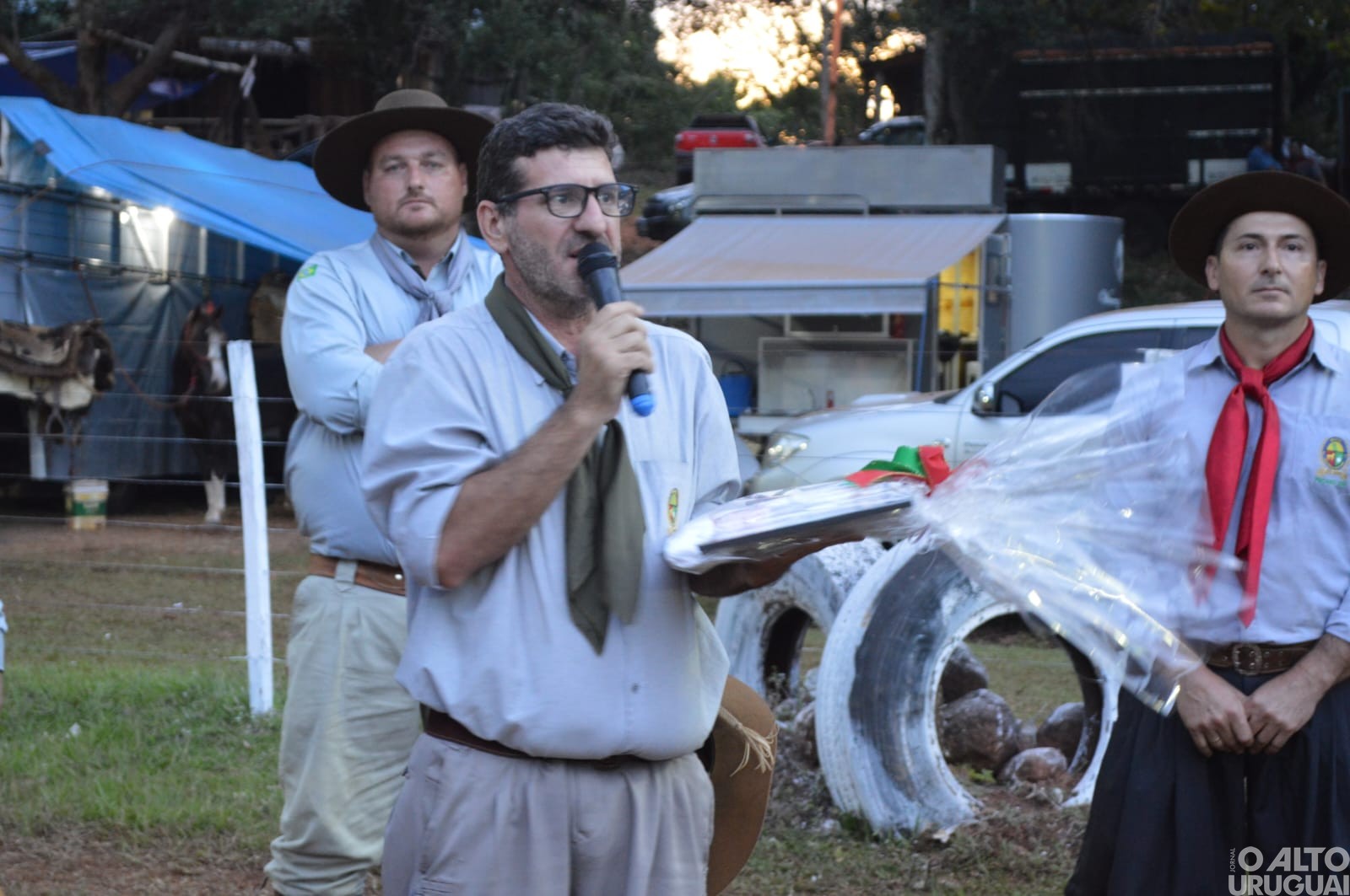 Oração da Ave Maria também marca segundo dia do Rodeio Crioulo de FW