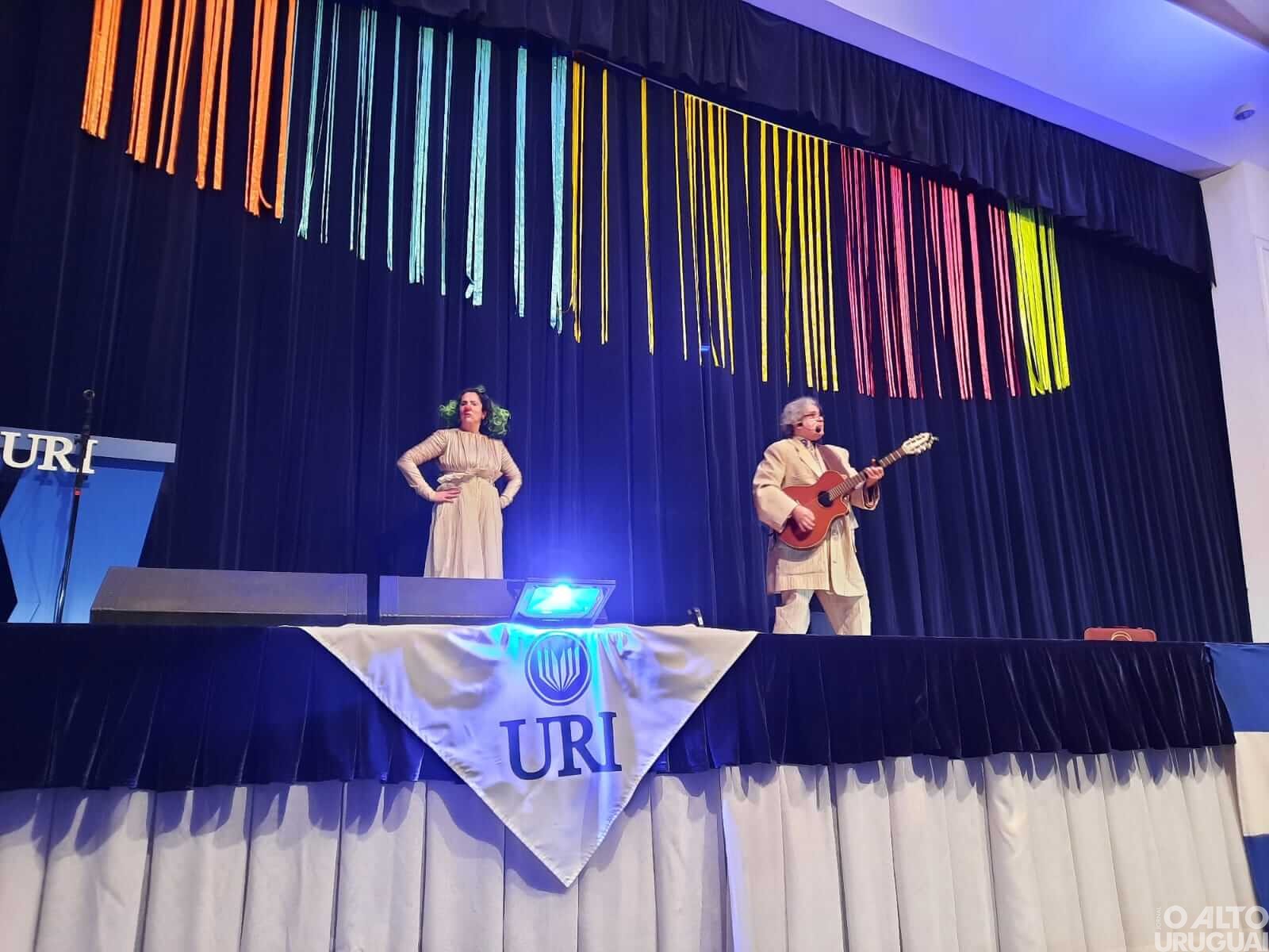 Escola Afonso Pena promove peça teatral comemorativa aos seus 60 anos