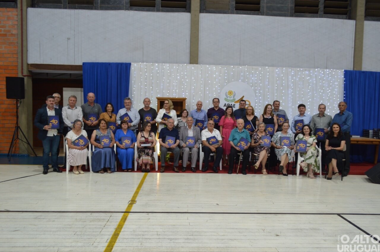 Jantar marca 40 anos da Apae-FW