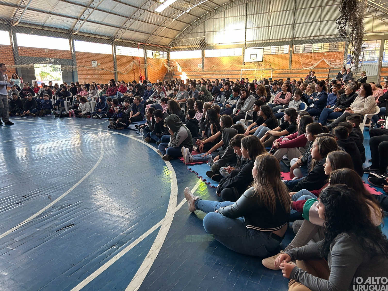 Danilo Gregory apresenta espetáculo “As Travessuras do Maneco” para rede de ensino de FW