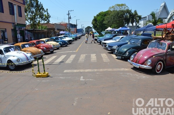 3º Encontro de Carros Antigos reúne mais de 200 veículos em Seberi