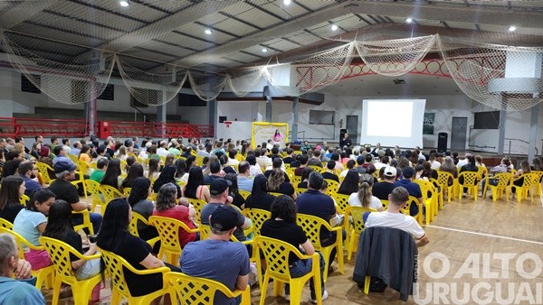 Palestra e plantio de Ipê marcam o Setembro Amarelo em Pinhal