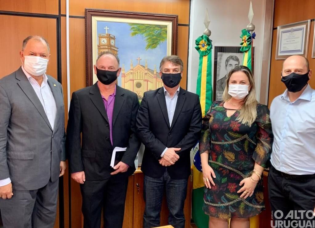 Vereadores de Vista Alegre solicitam emendas na capital do Estado