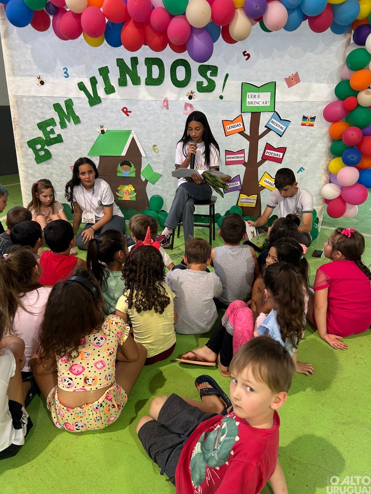 Escola Cívico-Militar Erico Verissimo realiza mostra científica e feira do livro em Vicente Dutra