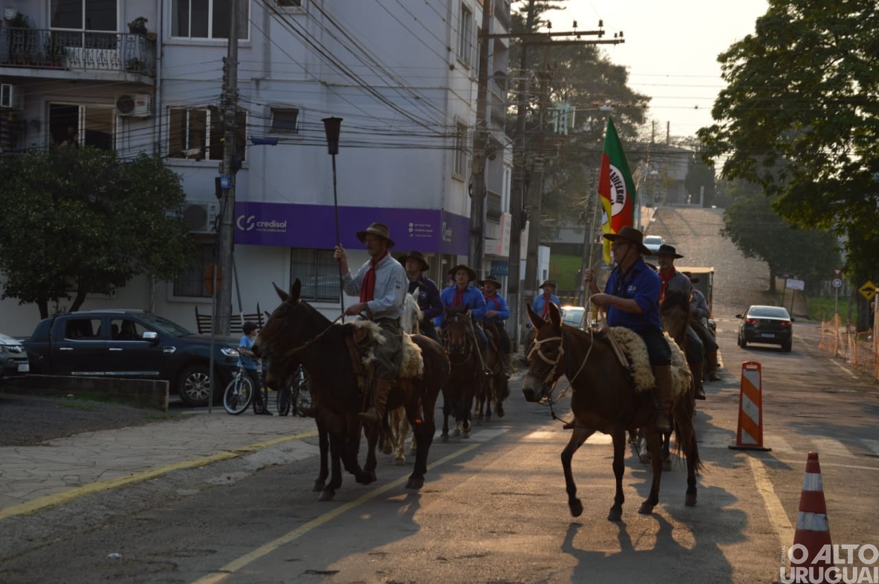 Centelha da Chama Crioula é recebida em FW