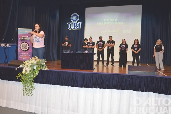 Caravana do Enem reúne mais de 600 estudantes na URI/FW
