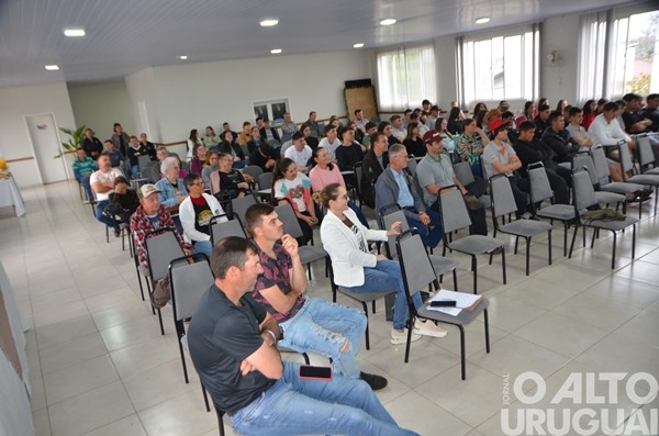 Sucessão no campo é debatida em Iraí