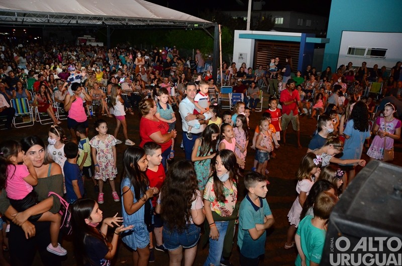 Programação de Natal reúne famílias em Caiçara
