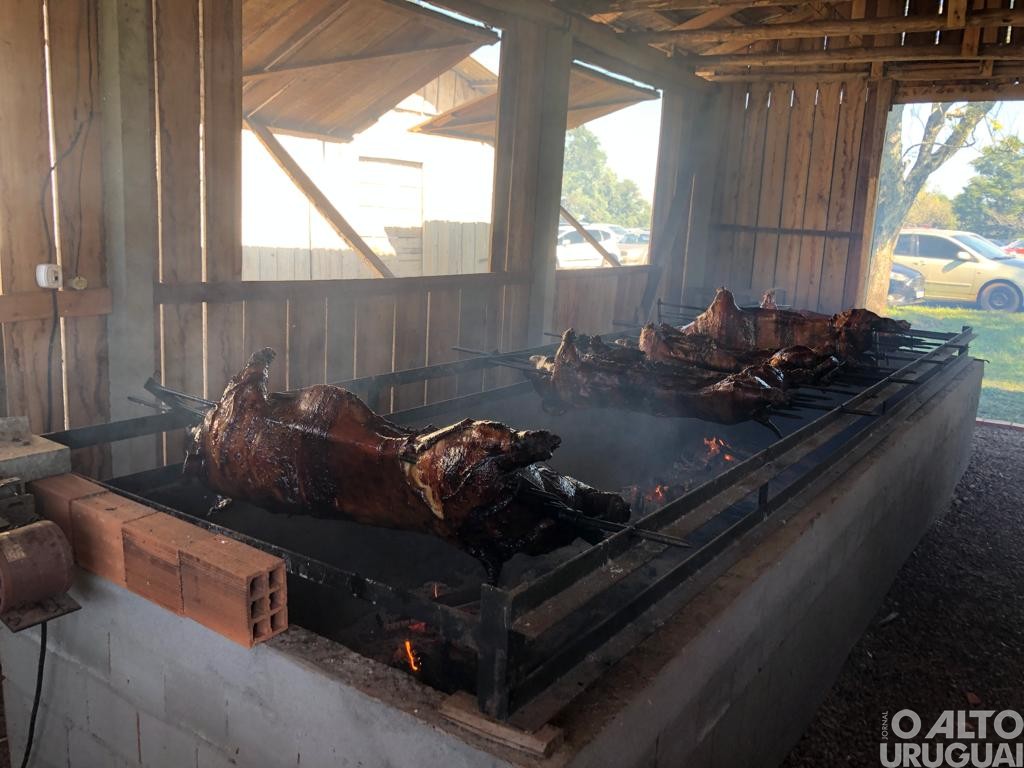 9ª Festa do Porco reúne grande público em Erval Seco