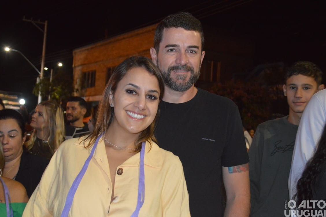 Desfile de rua do Carnaval Regional de Iraí reúne grande público