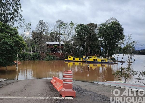 Travessia no Rio Uruguai é suspensa em Mondaí e Vicente Dutra