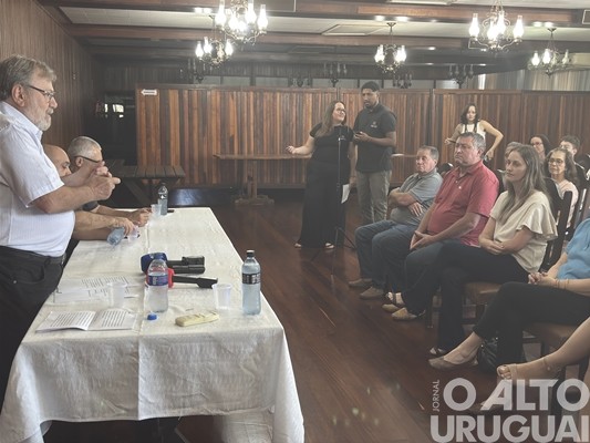 Orlando e Chester apresentam secretariado para a nova gestão em FW