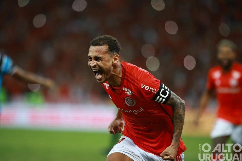 Inter vence de virada e garante a liderança do Gauchão