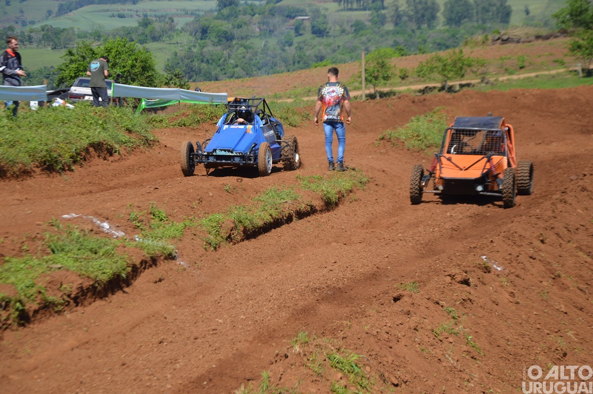 Gaiola Cross reúne mais de mil pessoas em Iraí
