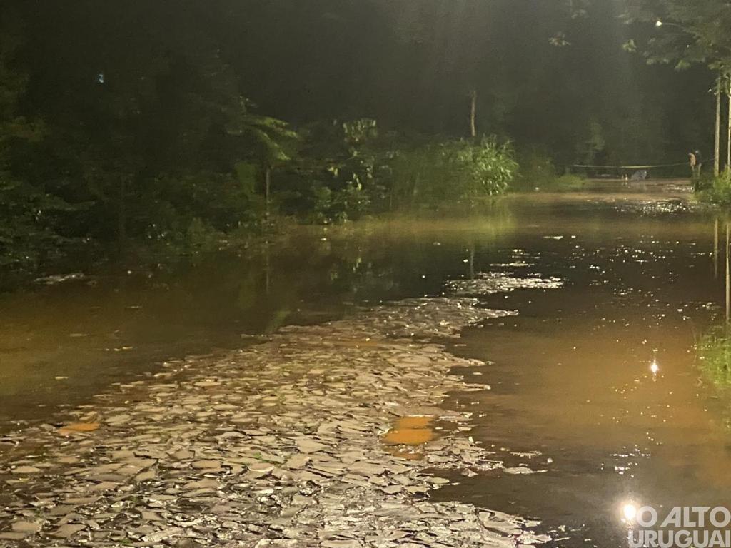Região apresenta fortes chuvas durante a madrugada