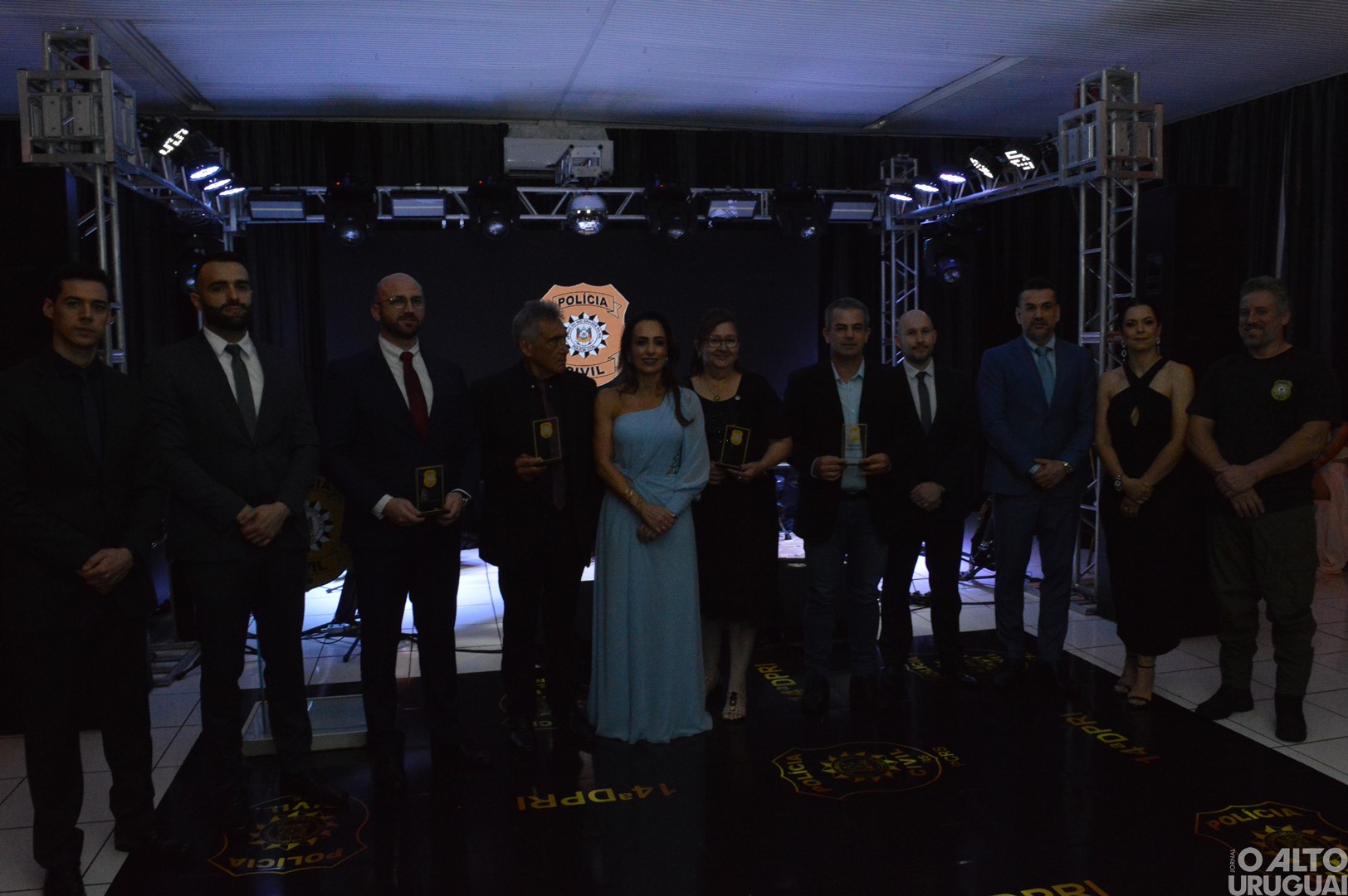 Baile Golden Night homenageia parceiros da Polícia Civil