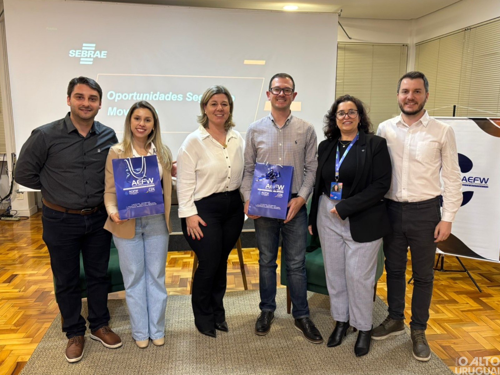 Empresários de FW conferem novidades do setor moveleiro pós-Salão de Milão